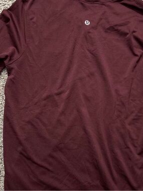 lululemon athletica Women’s Maroon Long Sleeve Shirt